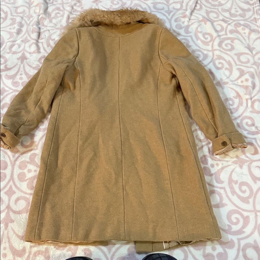 Banana Republic Tan Trench Coat with Faux Fur Collar - Picture 5 of 5